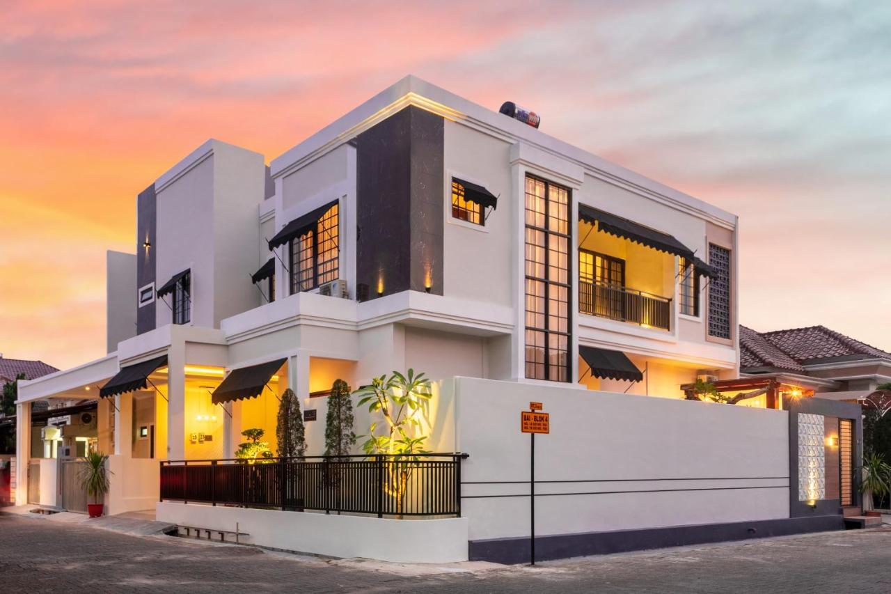 Hening Pool Villa Purwokerto Extérieur photo