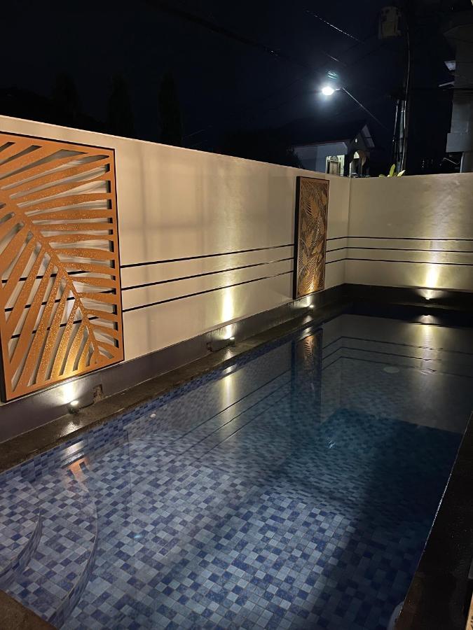 Hening Pool Villa Purwokerto Extérieur photo