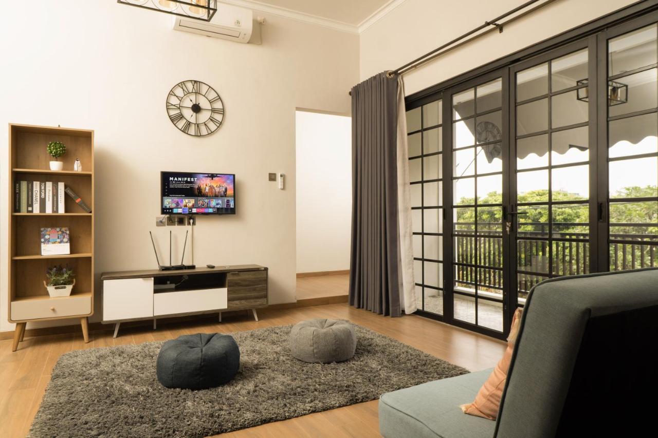 Hening Pool Villa Purwokerto Extérieur photo